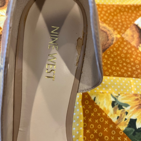 Nude 2.5” Heels New still in original box.   Never worn. - Picture 6 of 6